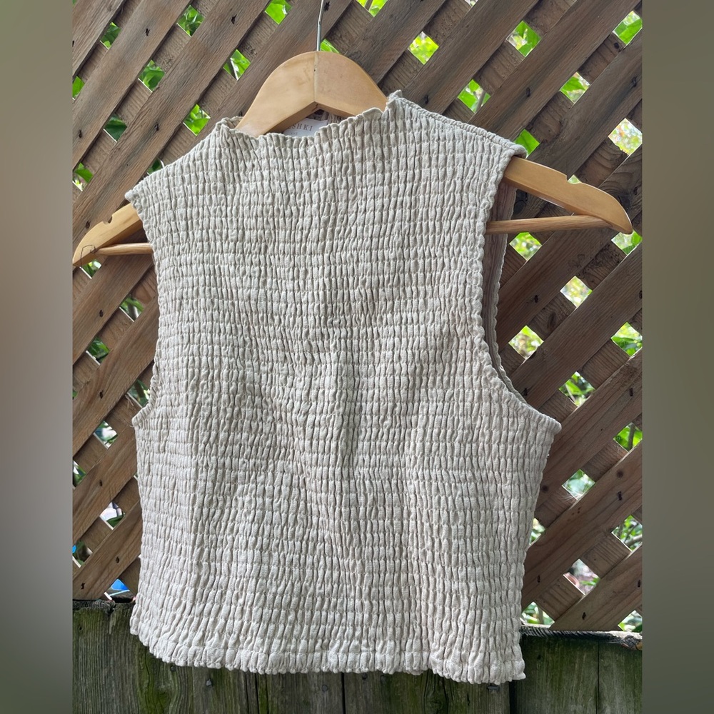 Meshki Textured Highneck Cropped Top